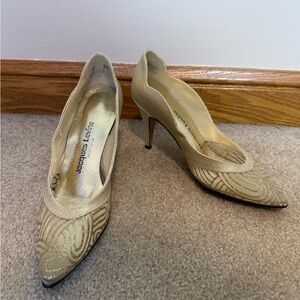 Stunning sparkly gold vintage heels Jacques Levine size 7